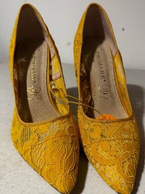 Primark Yellow Lace Pointed-Toe Heels